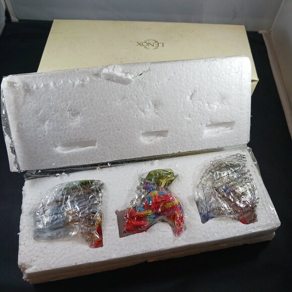 Lenox Barnyard Bunch 3pcs Mini Chickens - Picture 2 of 15